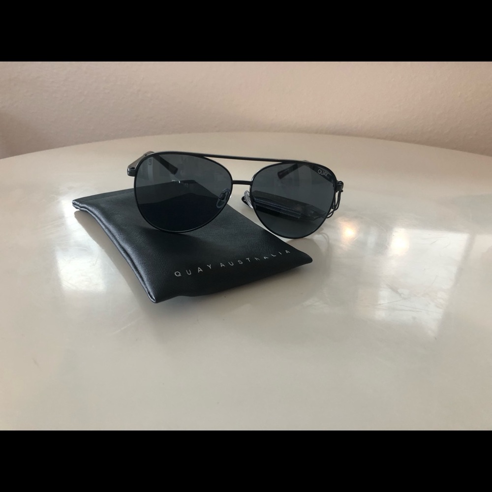 Brand new Quay Vivienne sunglasses with case